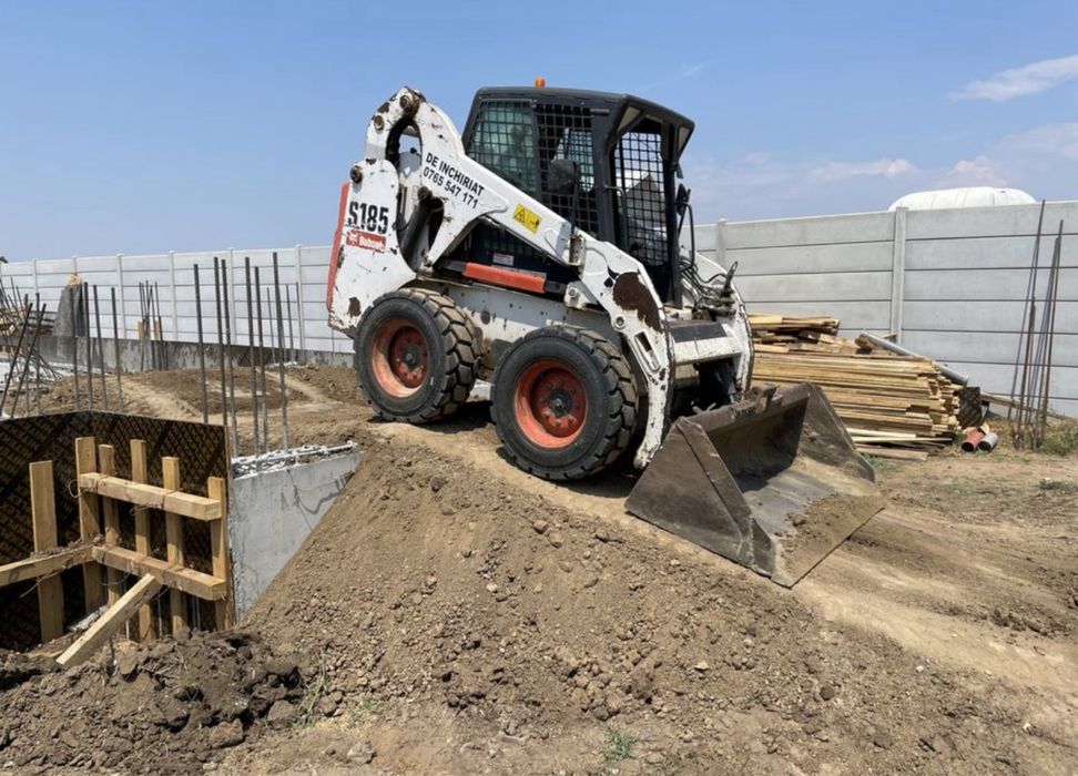 Inchiriez buldoexcavator, camion 8x4, bobcat. Pamant de umplutura