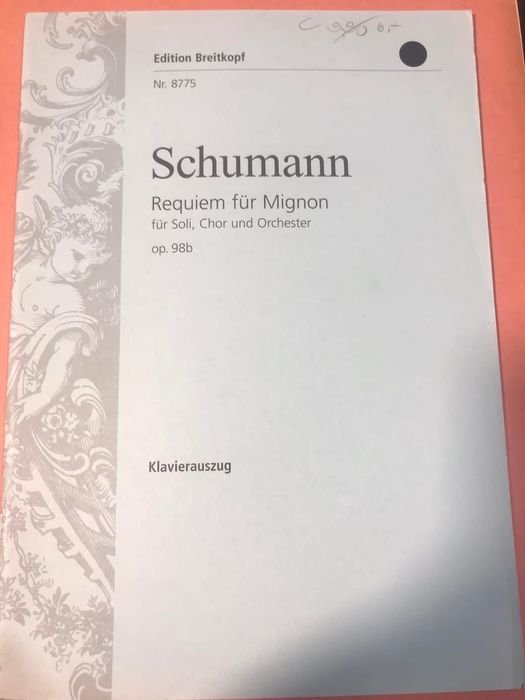 Ноти за пиано и партитури