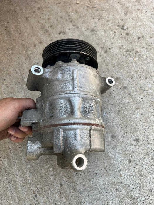 Vand compresor AC Skoda / VW / Audi 5Q0820803E