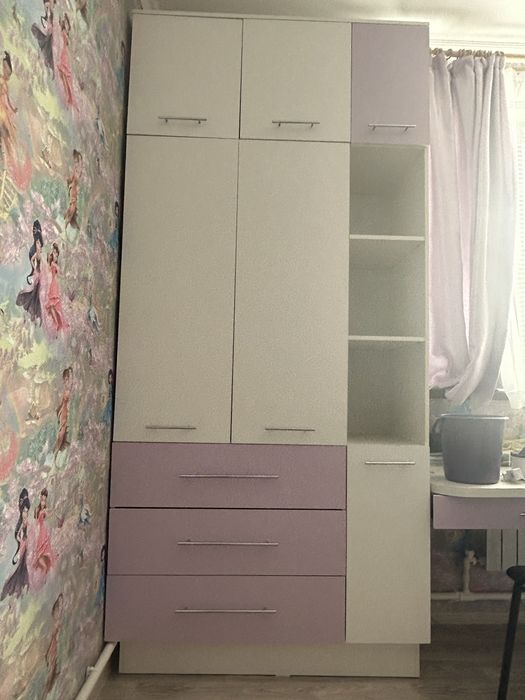 Продам гарнитур для двух девочек