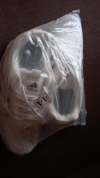 Кроссовки Adidas размер 44 новые!