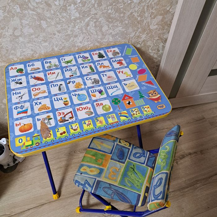 Детский столик со стульчиком