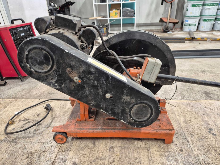 Машина за рязане на метал