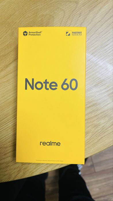 Телефон Realmi note 60 с бежични слушалки