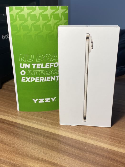 iPhone Air• 256 GB • Light Gold