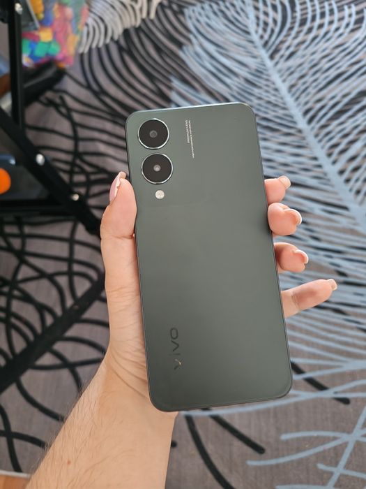 Продам смартфон Vivo y17s