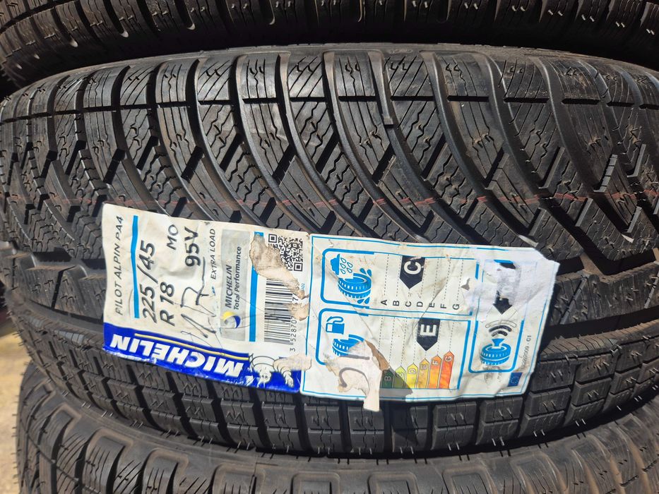 4 Anvelope M+S IARNA - 225/45/18 95V XL - Michelin PA4 - NOI OEM Mercedes - DOT 2017 !