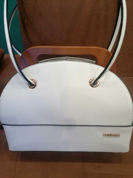 Чанта  с дървени дръжки  23  лв.