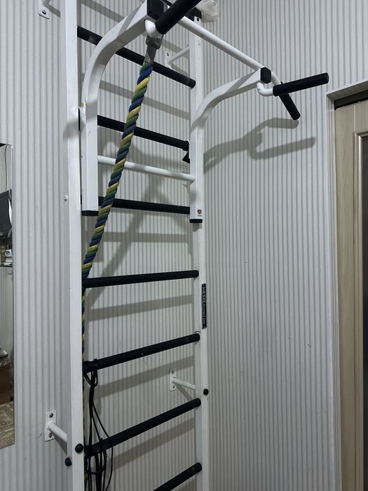 Продаю шведскую стенку