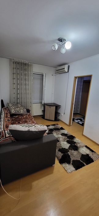 Închiriez apartament