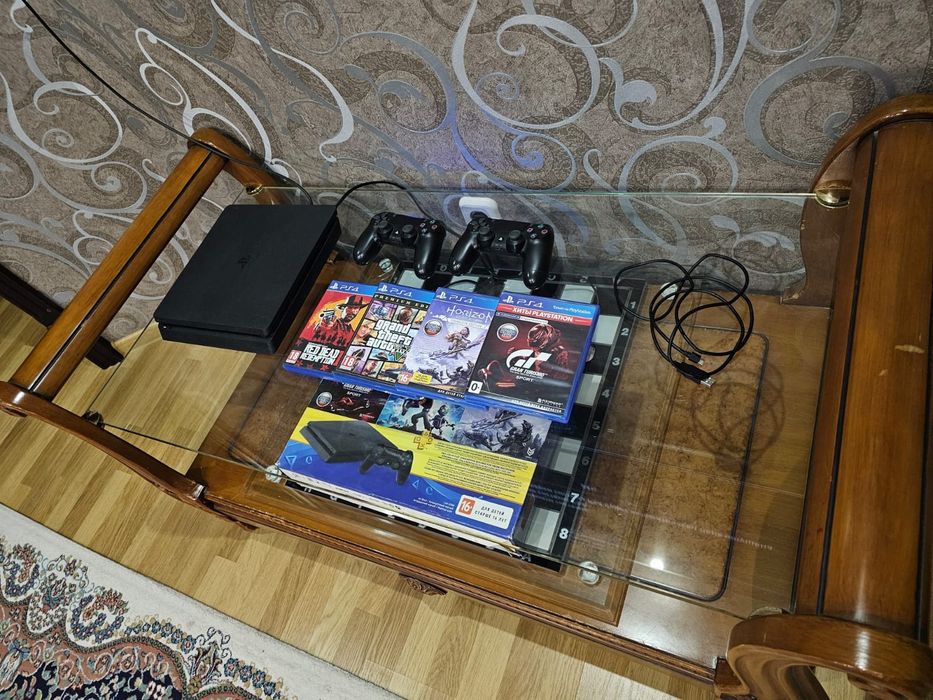 Продаётся PlayStation 4! Состояние отличное