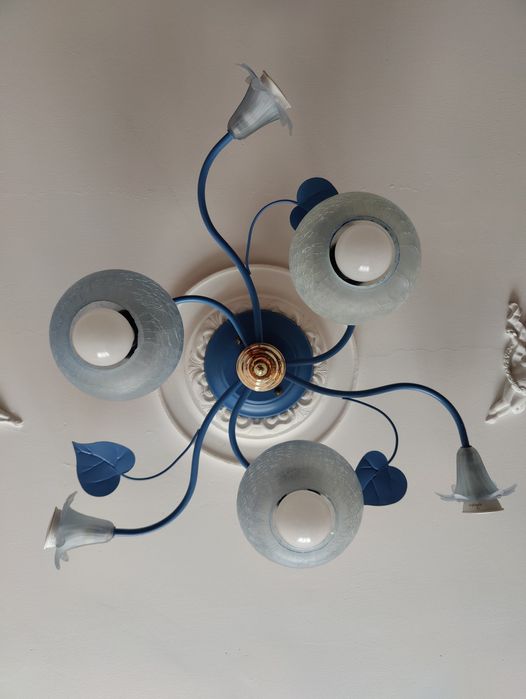 Продается люстра