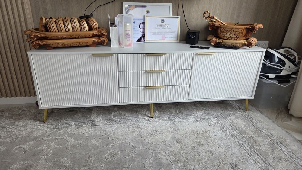 Продам Тв тумба  под телевизор