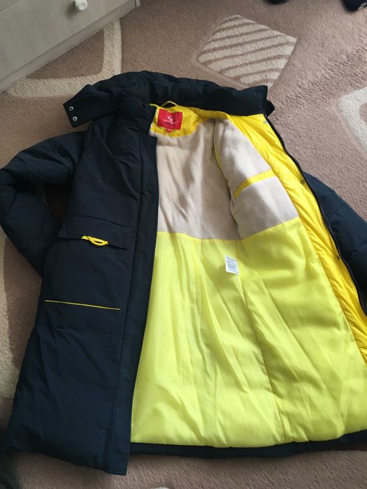 Куртка зимняя для девочки .