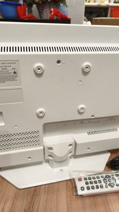 Продам телевизор TCL