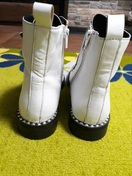 Ghete / botine albe Topshop 38, piele fină, noi