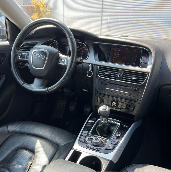 Vand Audi A5 Sportback Facelift 2.0TDI *LED* 2011 impecabila urgent
