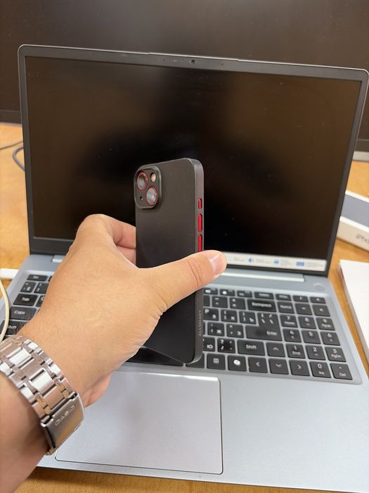 Продам Б/У iPhone 13 продукт рэд