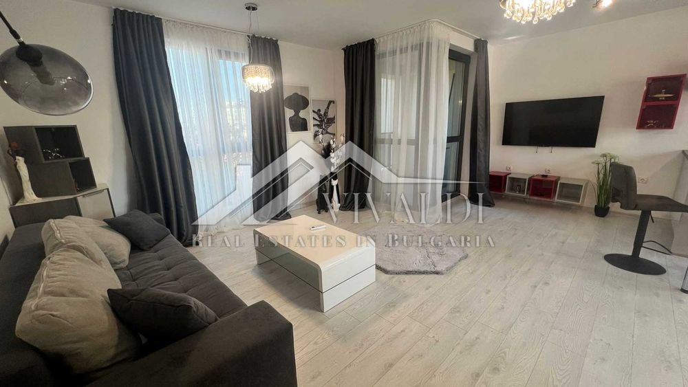 Дава се под наем Тристаен апартамент в Варна, Център - 85 кв.м за 997.05 € - Снимка #1