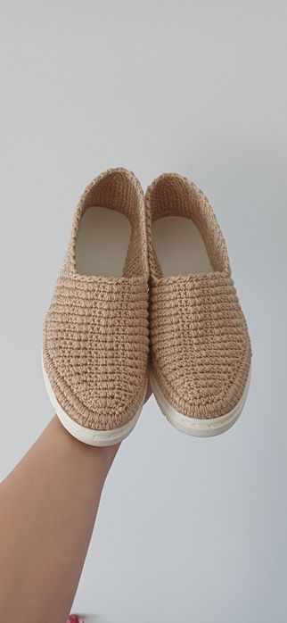 Pantofi crosetati