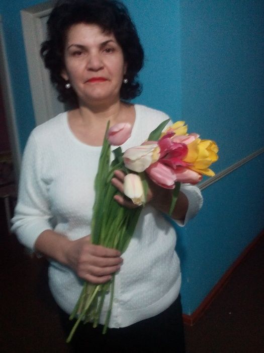 Опытный репетитор английского, русского, узбекского языков.