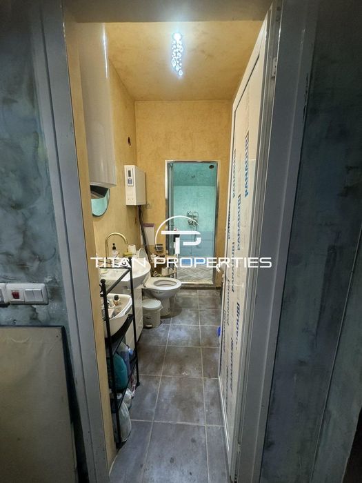 Дава се под наем Тристаен апартамент в Бургас, Възраждане - 115 кв.м за 561 € - Снимка #4