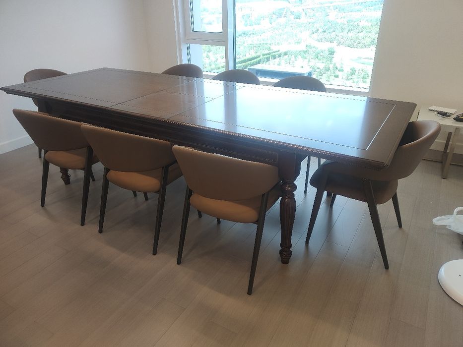 Стол обеденный со стульями