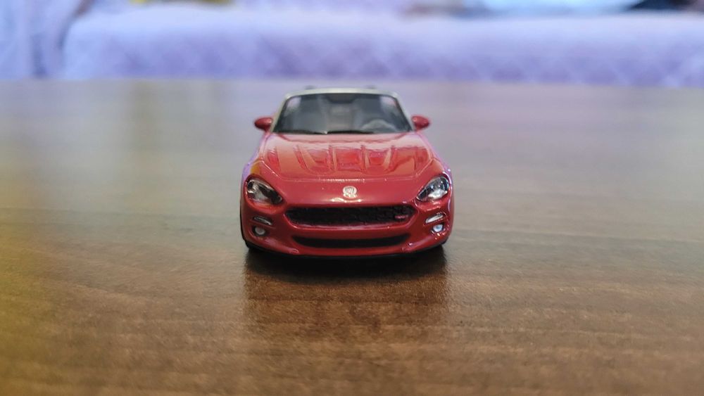 Macheta auto 1/43 Fiat 124 Spider de la Bburago