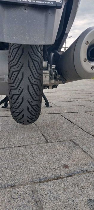 Suzuki Burgman 400 cc/ investitii majore/ vind\ schimb.