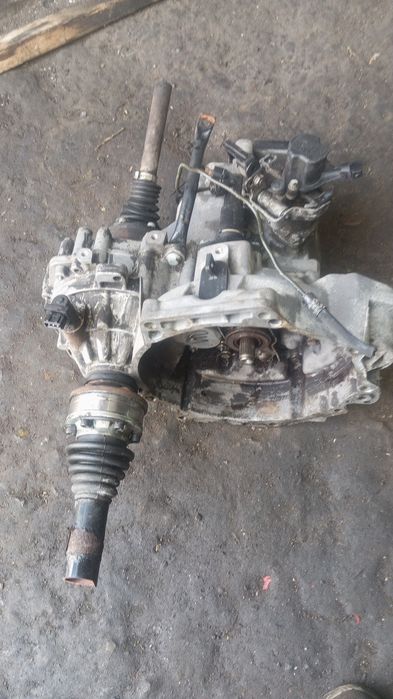 Каробка Фольксваген Пассат в3 в4