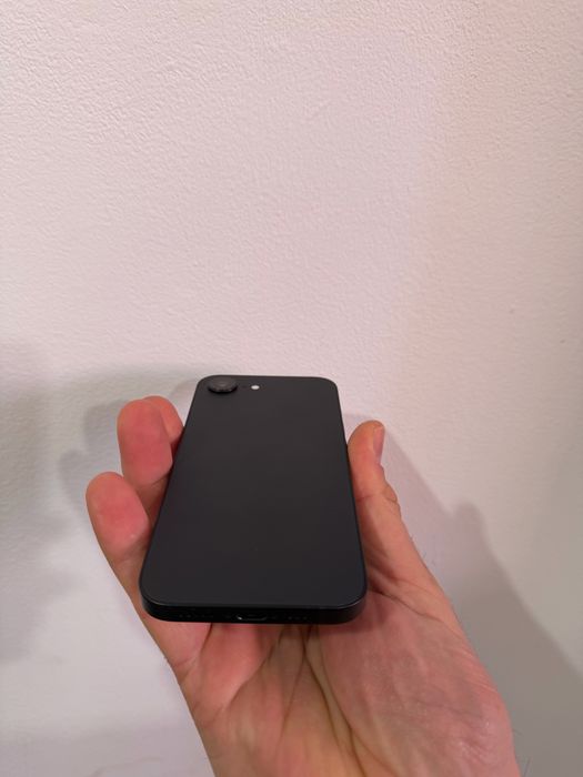 iPhone 16e Black 128GB