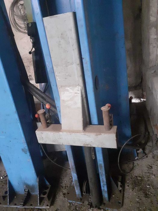 Продаётся автомобильный подъёмник для легковых автомобилей.