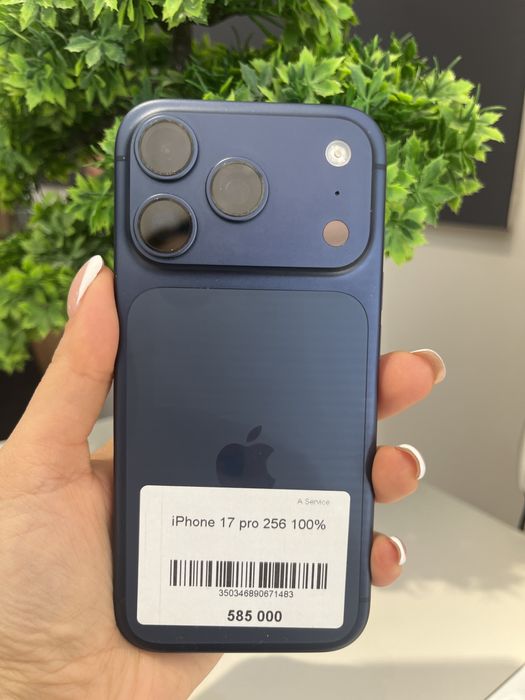 iPhone 17 pro  в идеальном состоянии