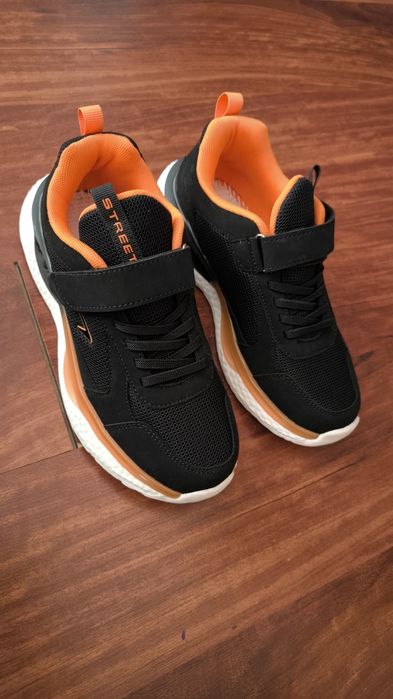 Кроссовки размер 35 .