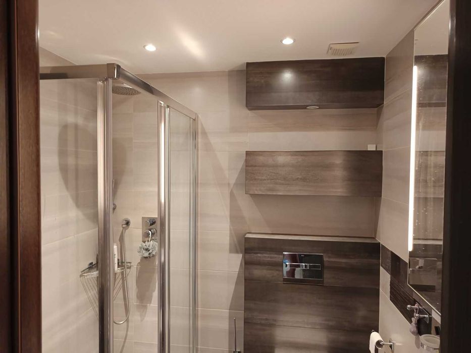 Дава се под наем Тристаен апартамент в София, Оборище - 165 кв.м за 1500 € - Снимка #13