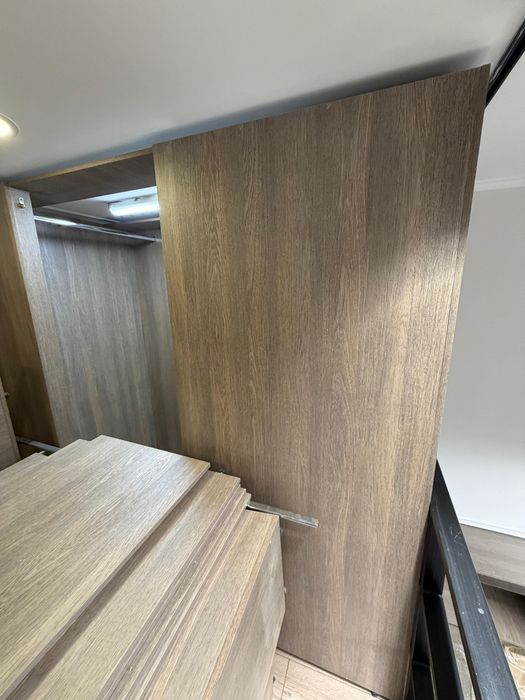 Продам раздевалку с зеркалом