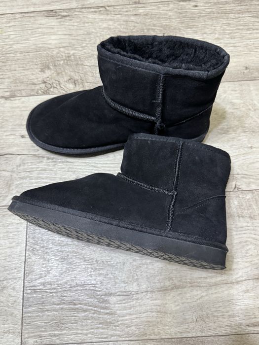 Продам серые и черные угги