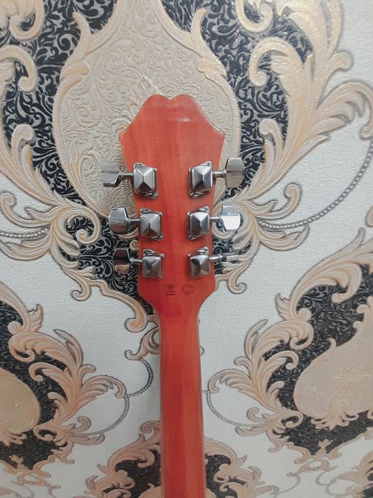 Gitara 41 lik. Taza shertilmegen.