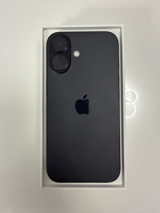 Iphone 16 , stare ca nou , negru mat