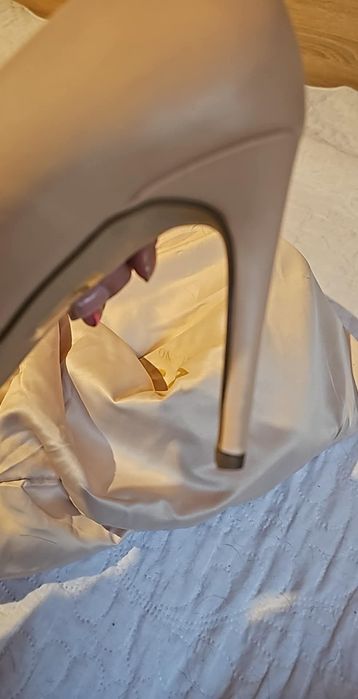 Нови елегатни обувки