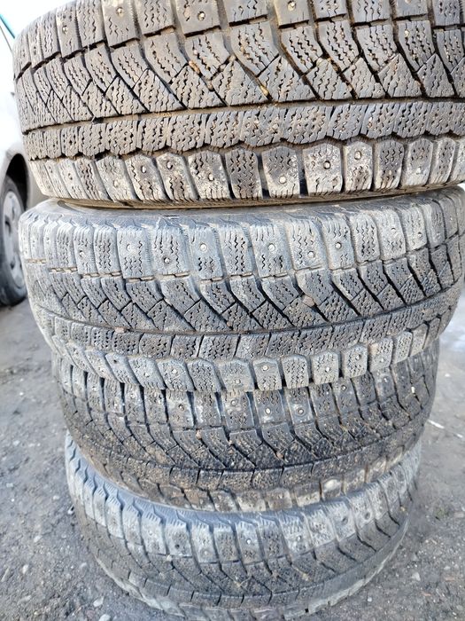 Шины зимние  продам
