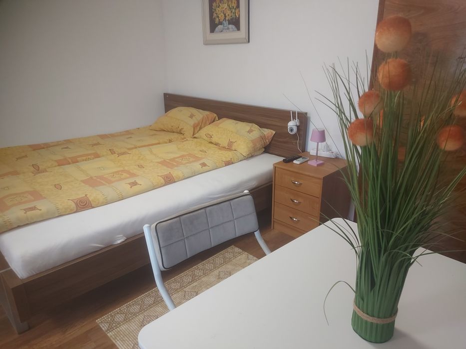 Inchiriez casa 3 insule
