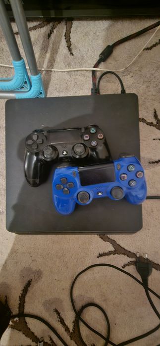 Продам Playstation 4
