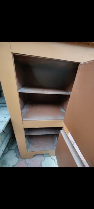 Продам сейф металлический