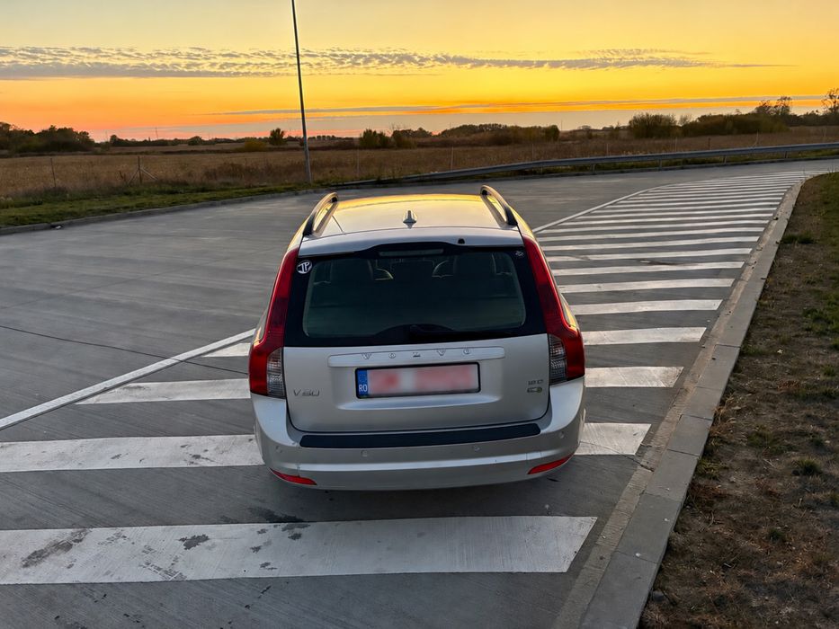 VOLVO V50 2009 — imagine 3