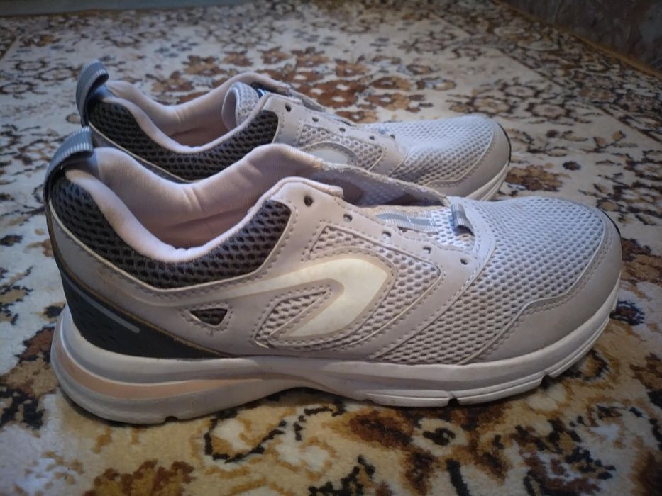 Спортни дамски маратонки от Холандия