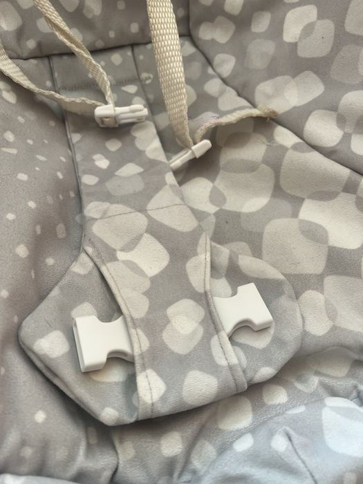 Продавам бебешка люлка 4moms mamaRoo