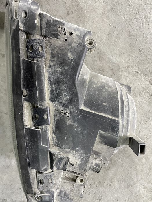 Продам фары от ауди 100 с4