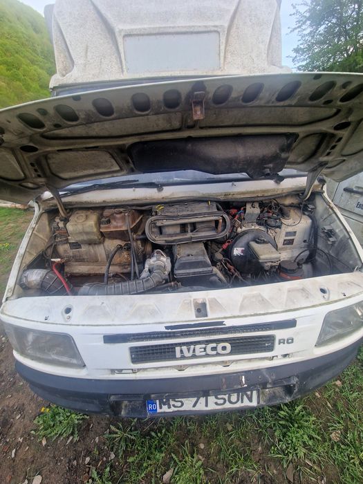 Vând camioneta Iveco Daily