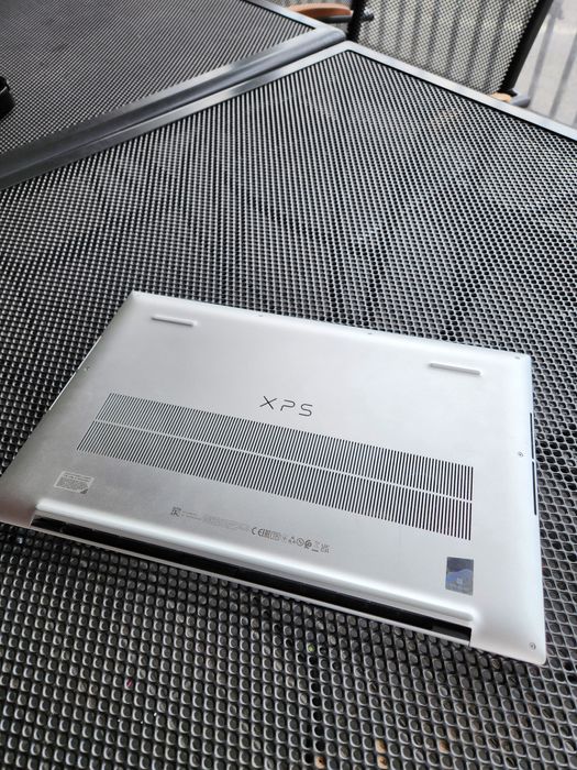 Laptop Dell xps 17 9720 i9 64 gb rami